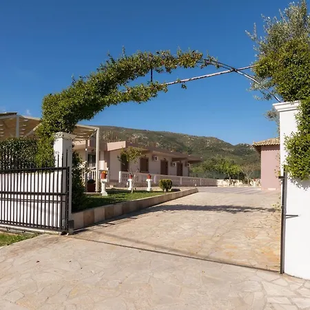 Fontana Villa Mouzakion (Zakynthos)