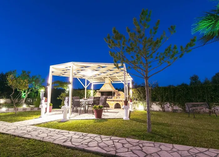 Fontana Villa Mouzákion